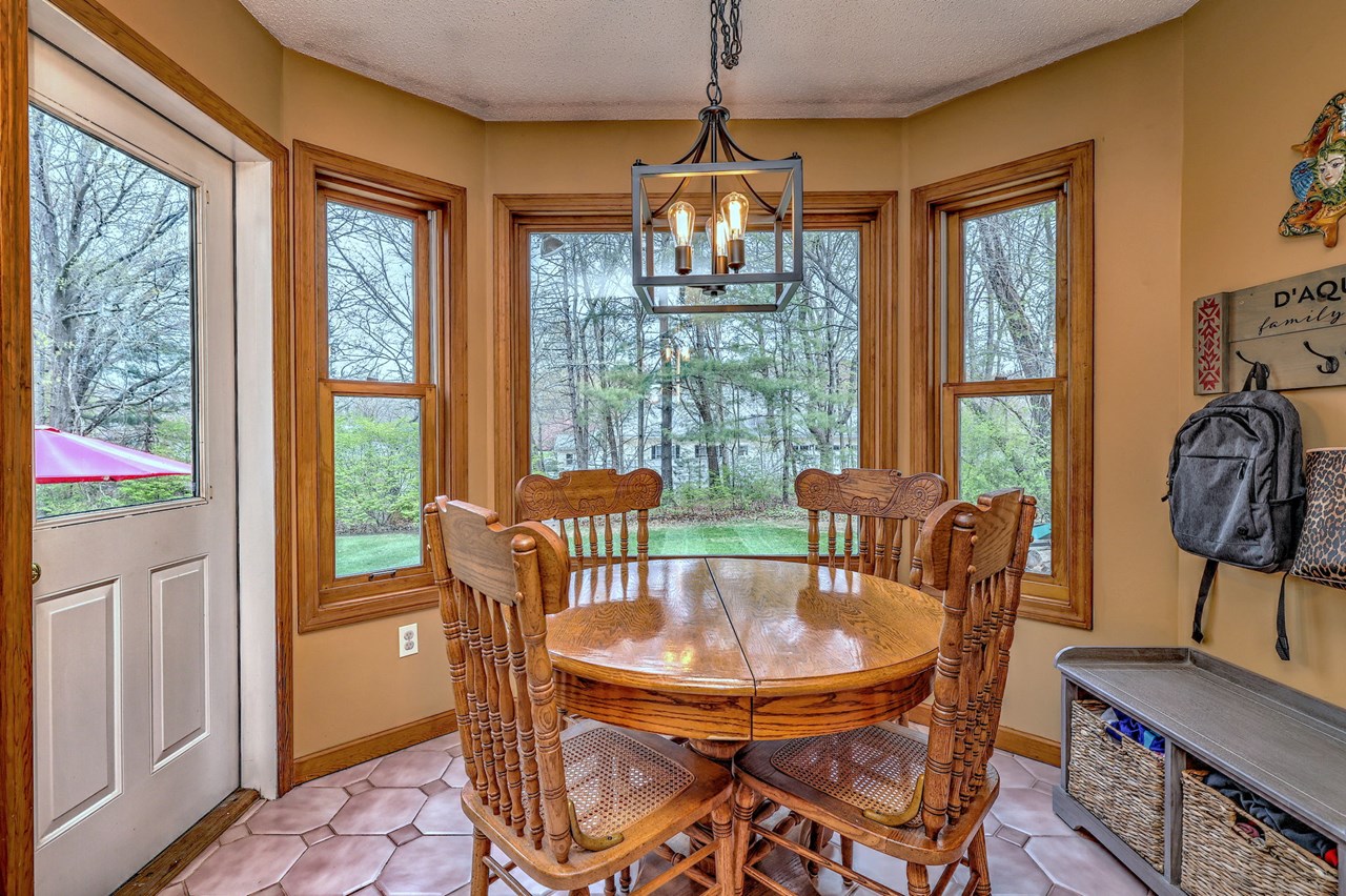 a bright corner made for coffee, pancakes and peaceful mornings.