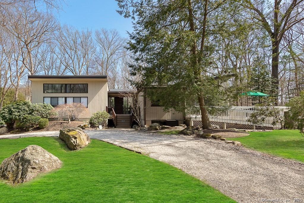 27 Greenlea Lane
